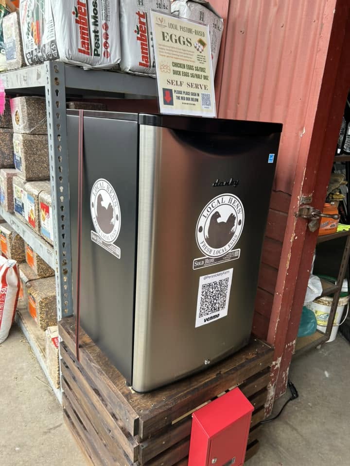 Farm egg refrigerator